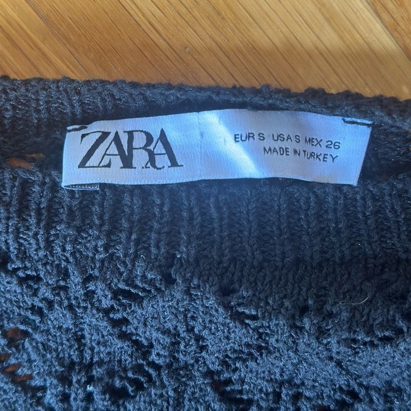 Zara Crochet Lace Bell Sleeve Long sleeve Crop Black ruffle Shoulder Size Small - Picture 7 of 10